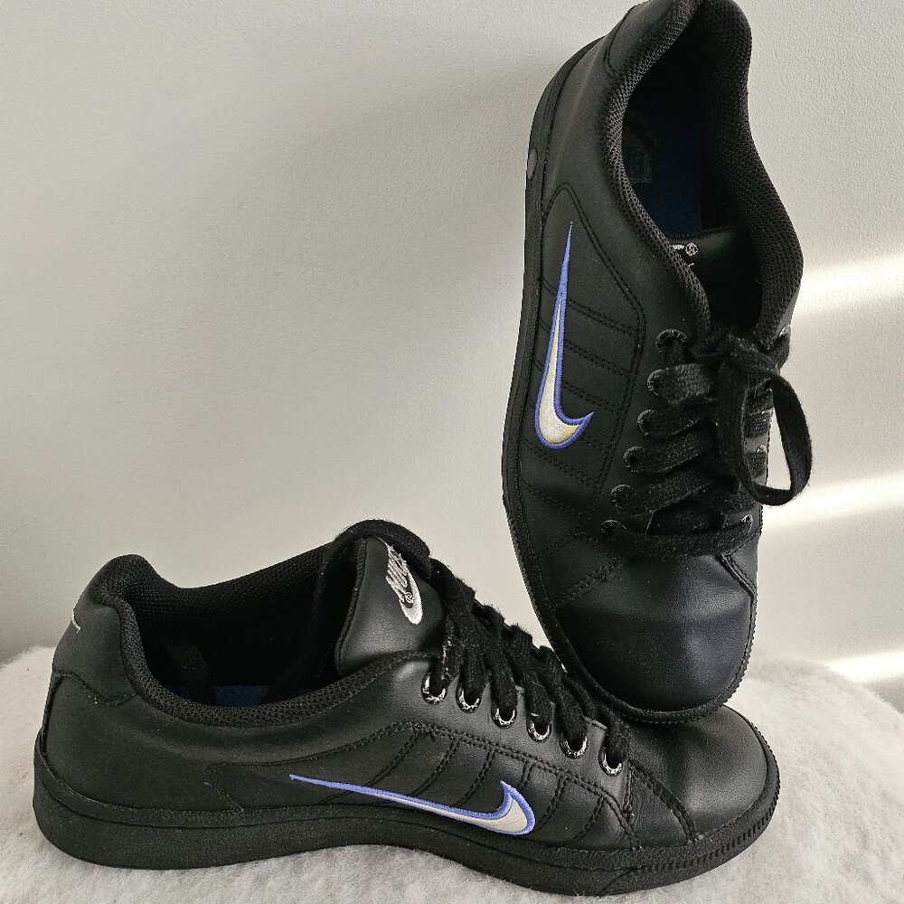Nike women sneakers black vintage sneakers